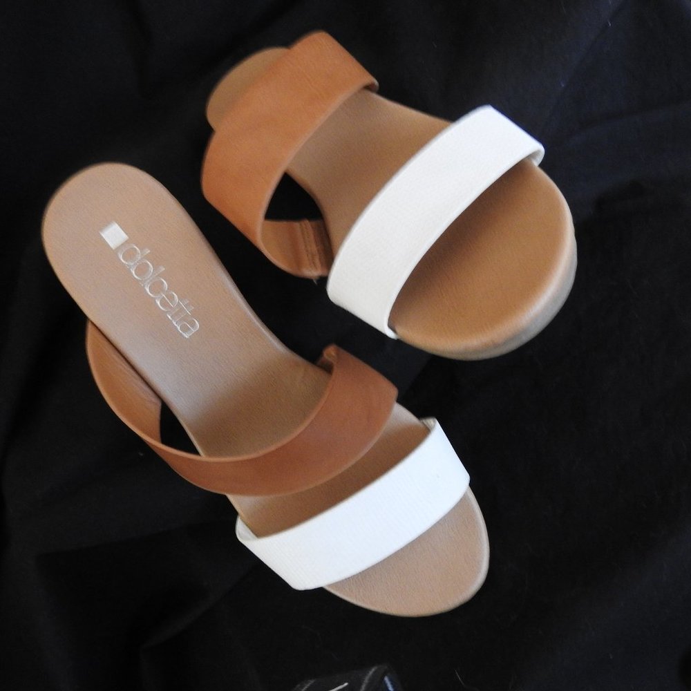 DOLCETTA Sandals Low Heel Brown and White